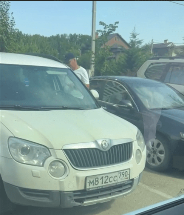 Automobilis, kurio numeris М812СС 790RUS Skoda Yeti yra registruotas